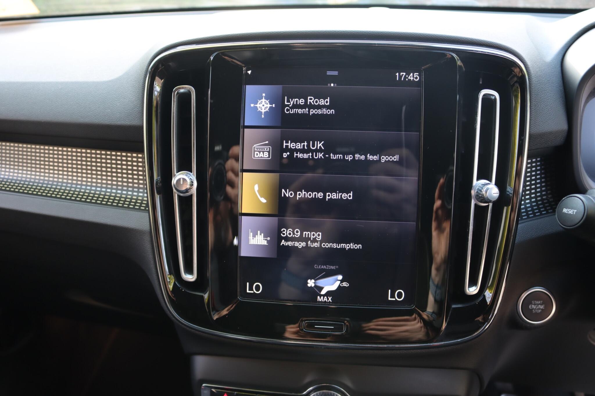 Volvo XC40 view 22