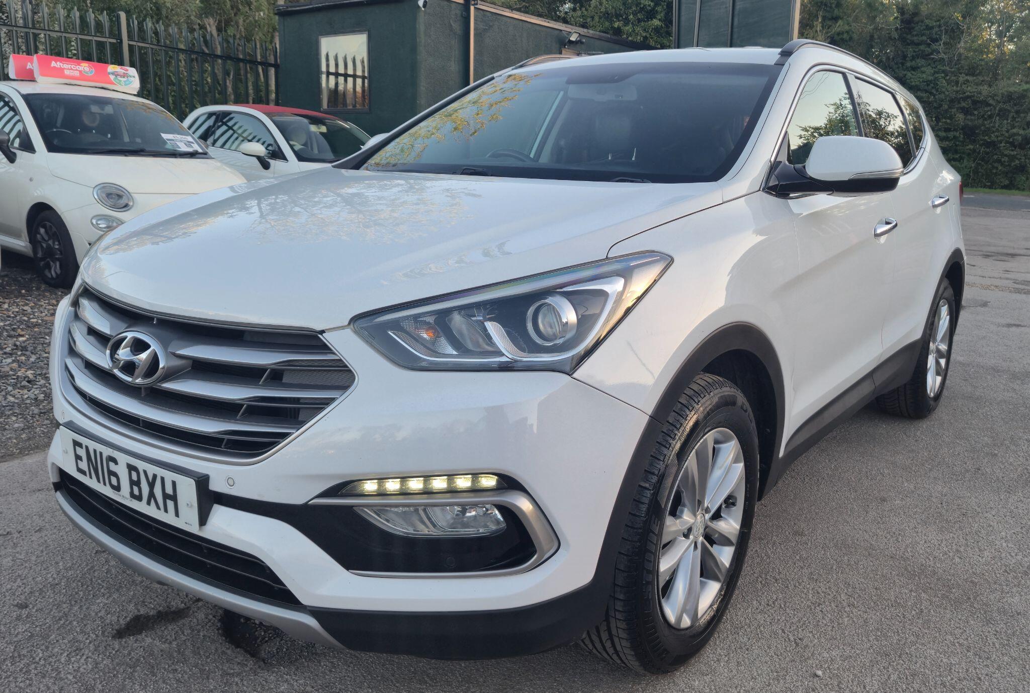 2016 Hyundai Santa Fe in White for sale