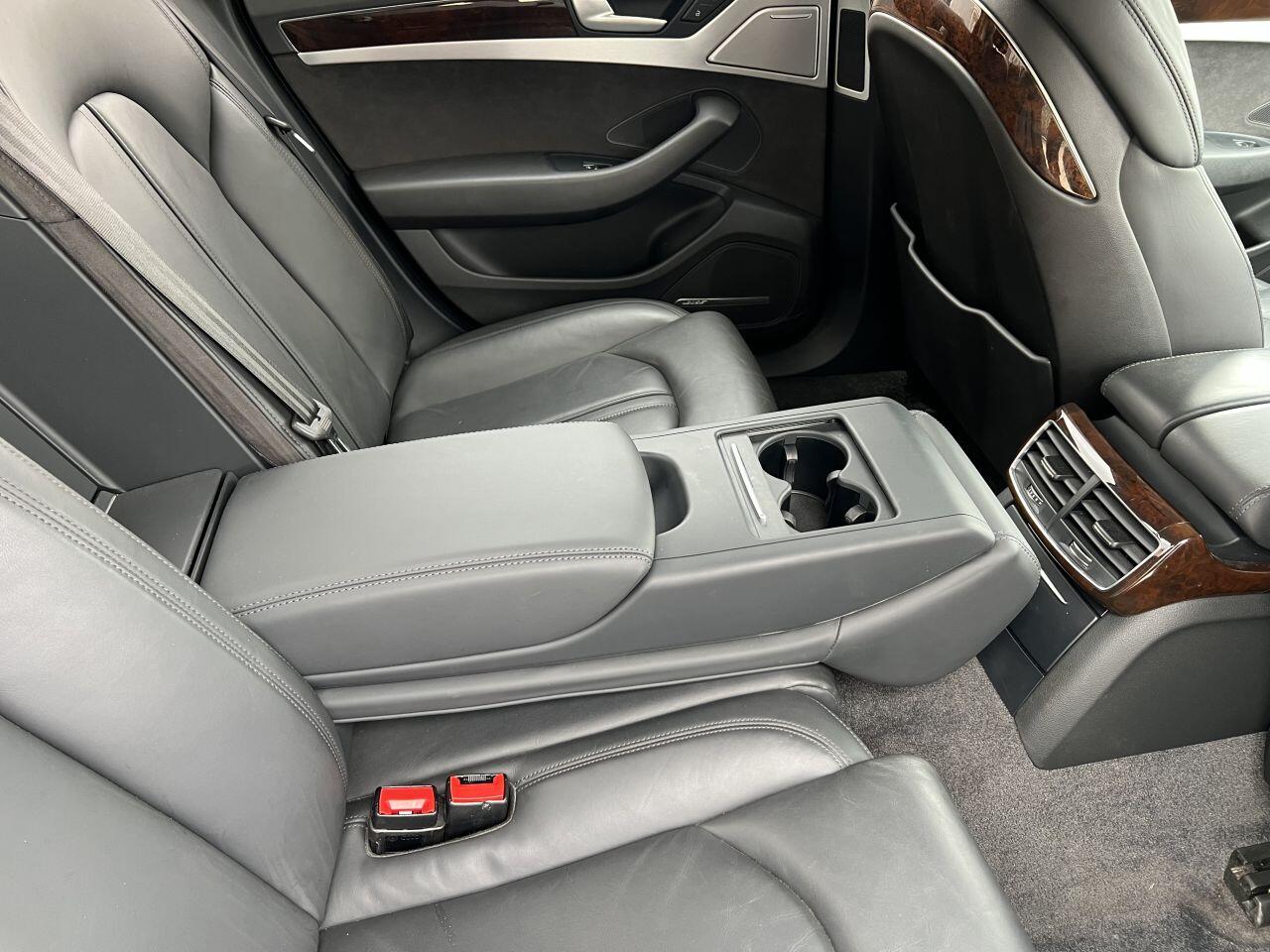 Audi A8 view 24