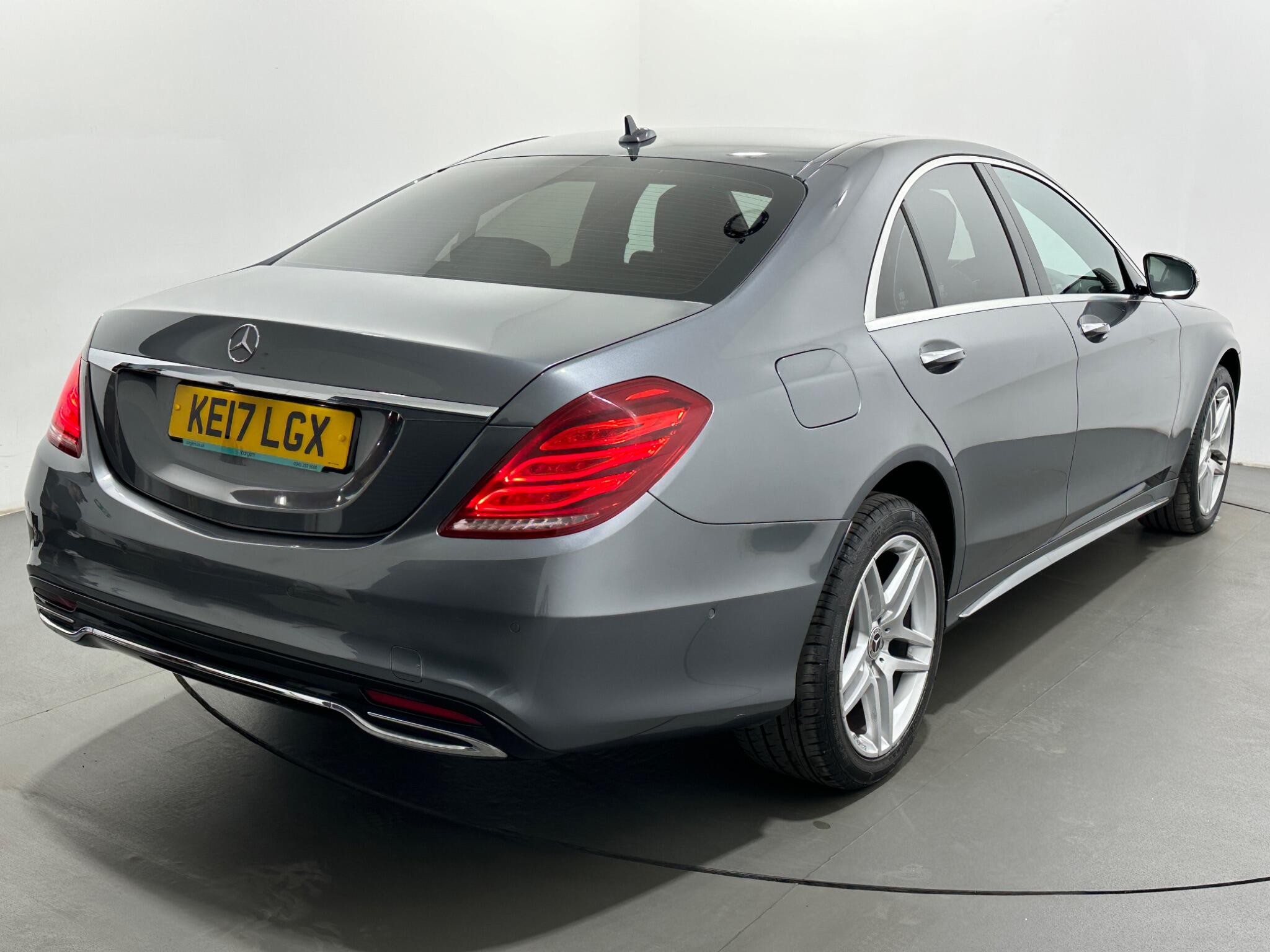 Mercedes-Benz S-Class view 52