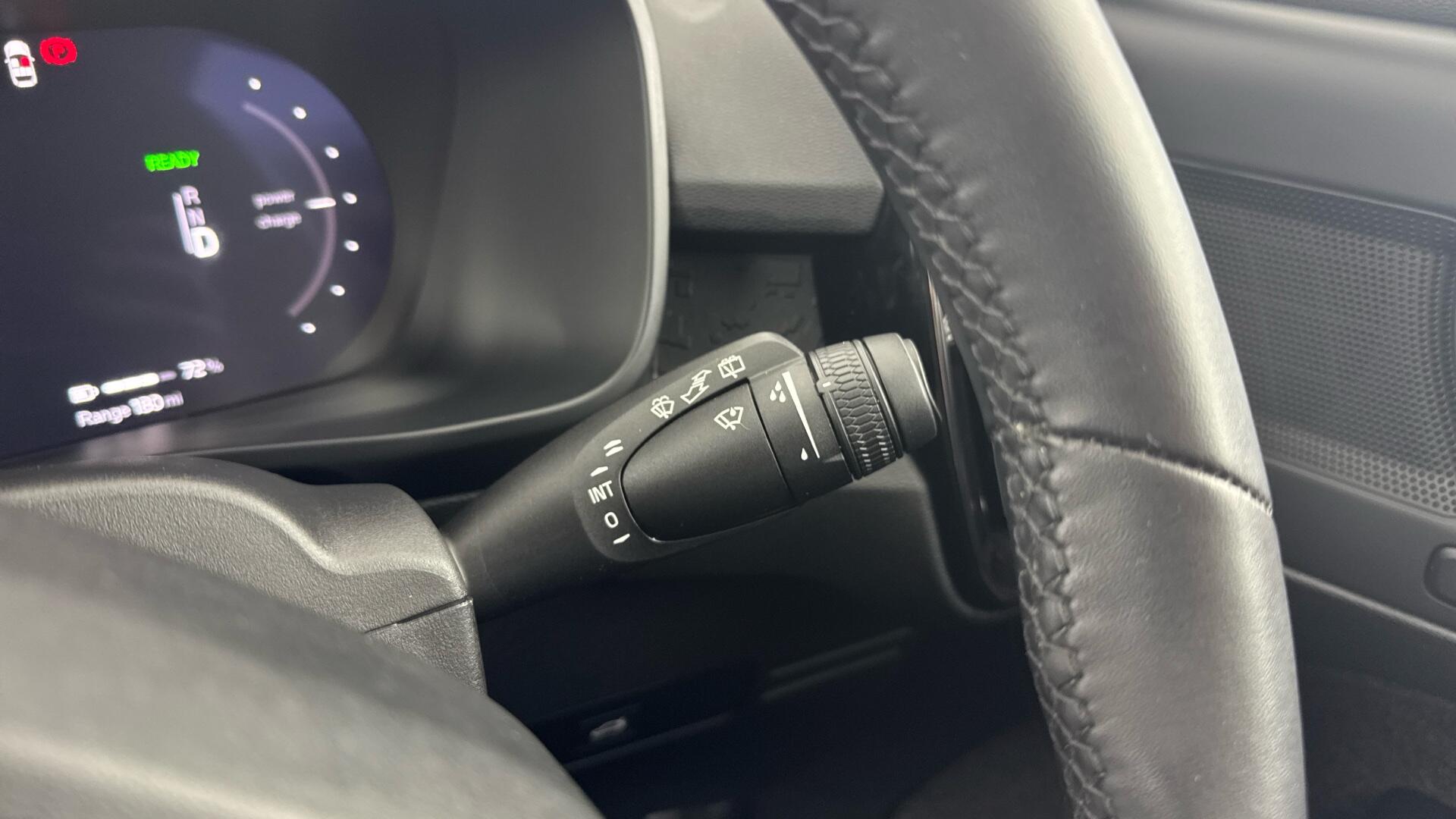Volvo EX40 view 35