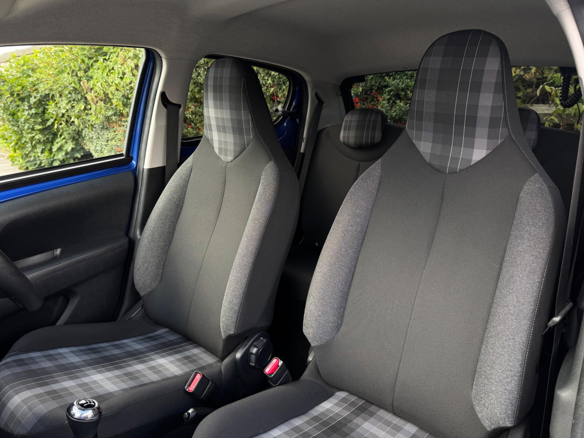 Peugeot 108 view 18