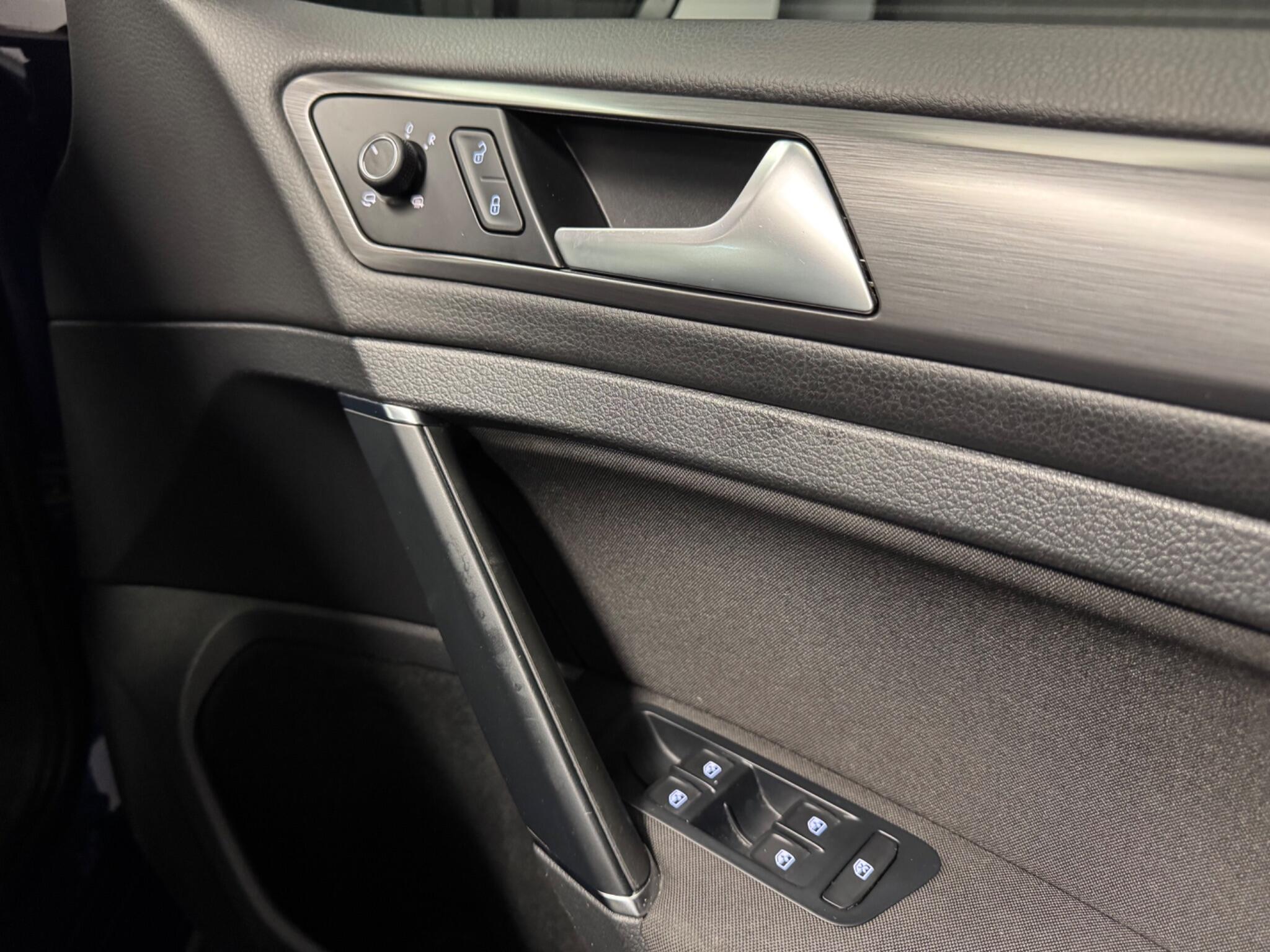 2019 Volkswagen Golf 1.0 TSI Match Euro 6 (s/s) 5dr • 87,000 miles image 41