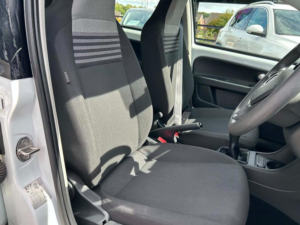 Volkswagen Up! view 9