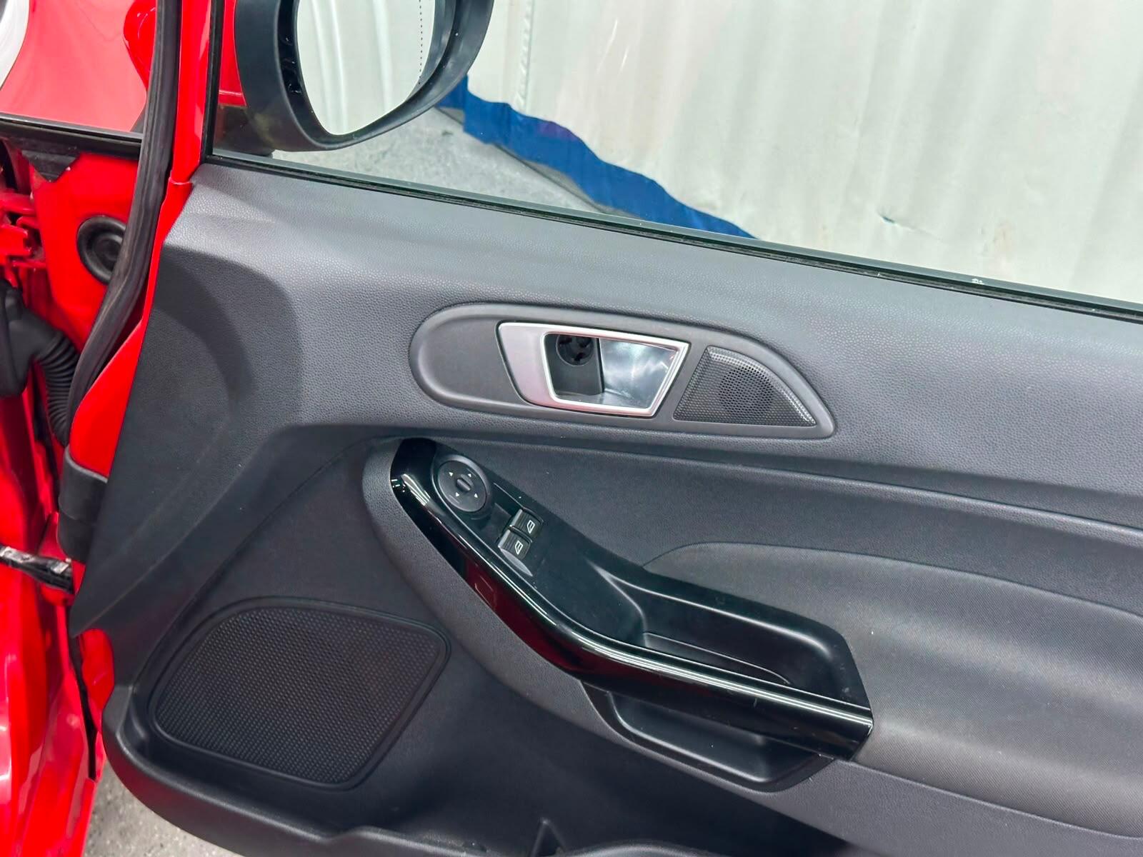 Ford Fiesta view 38