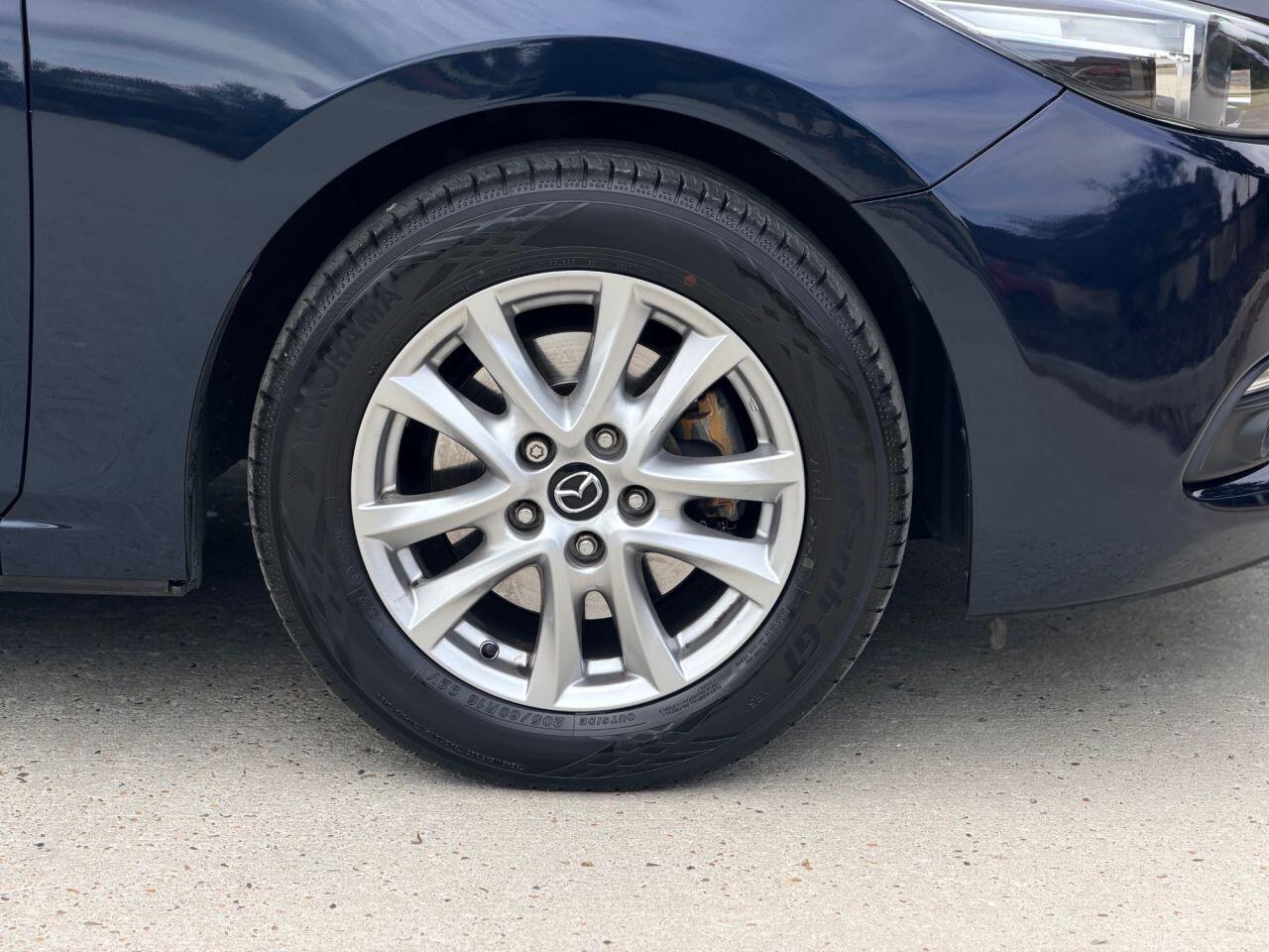 Mazda Mazda3 view 14