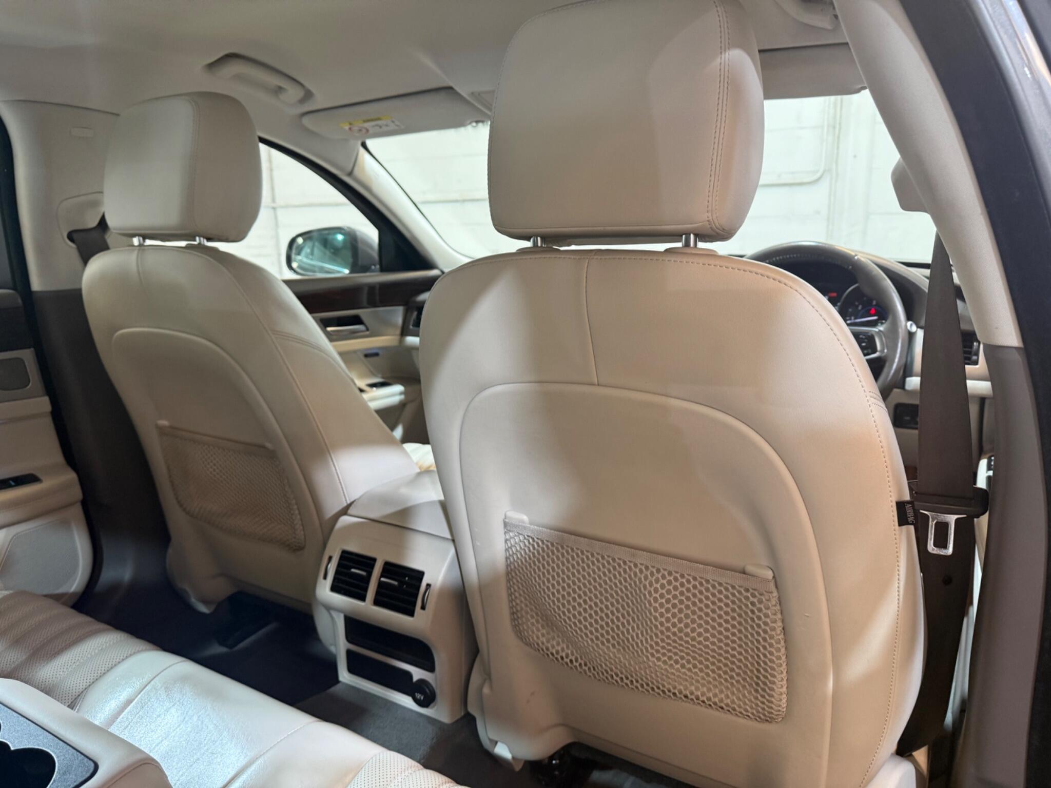 Jaguar XF view 21