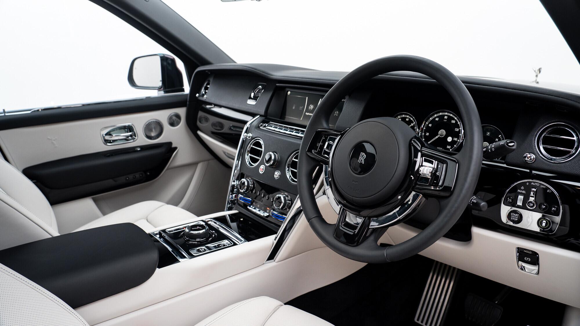 Rolls-Royce Cullinan view 41