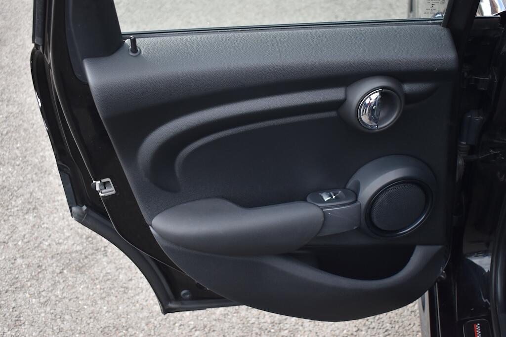 Mini Hatch view 40