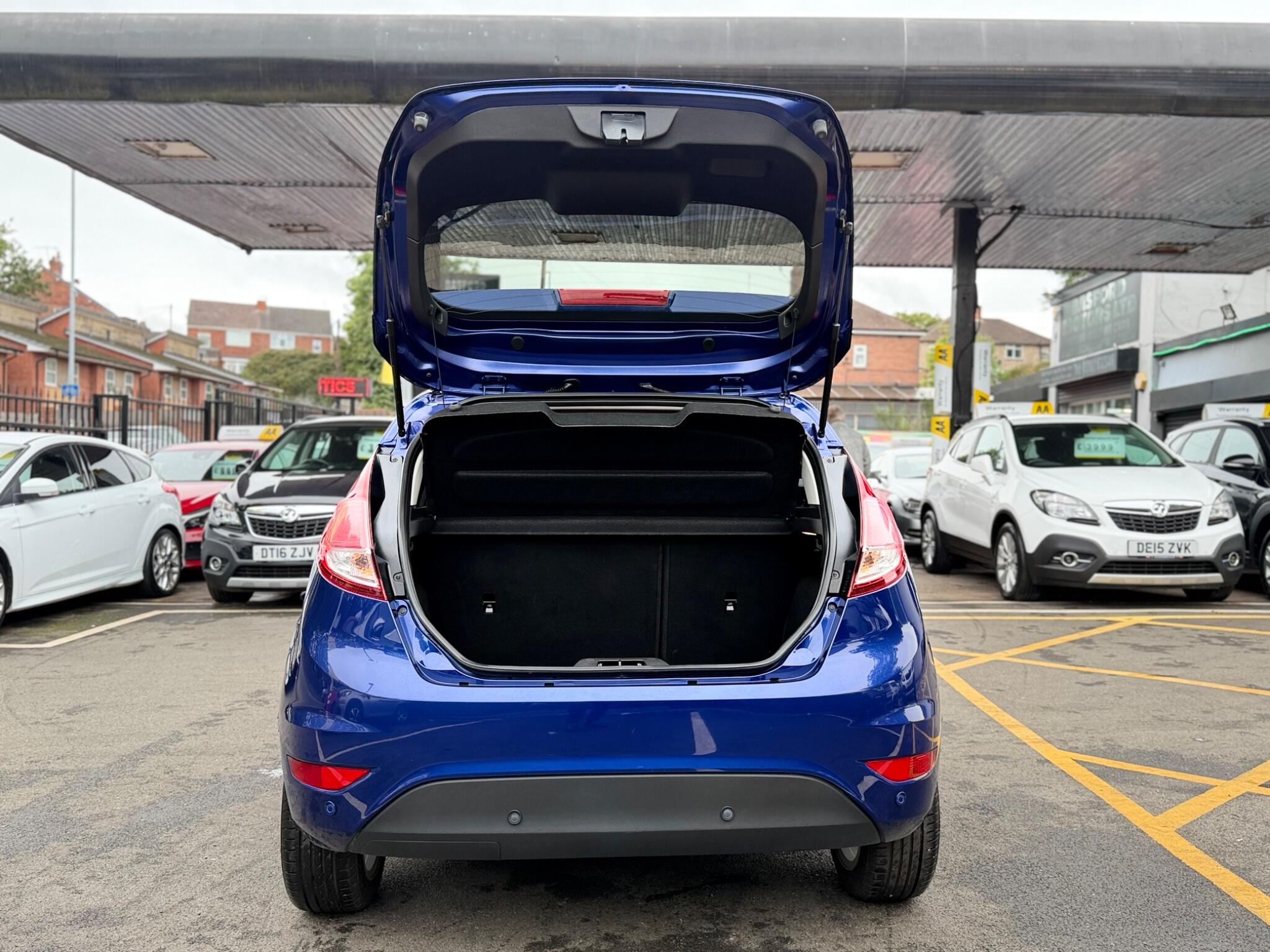 Ford Fiesta view 48