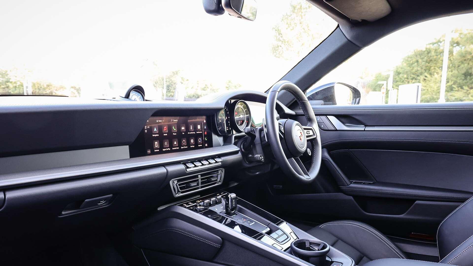 Porsche 911 view 5