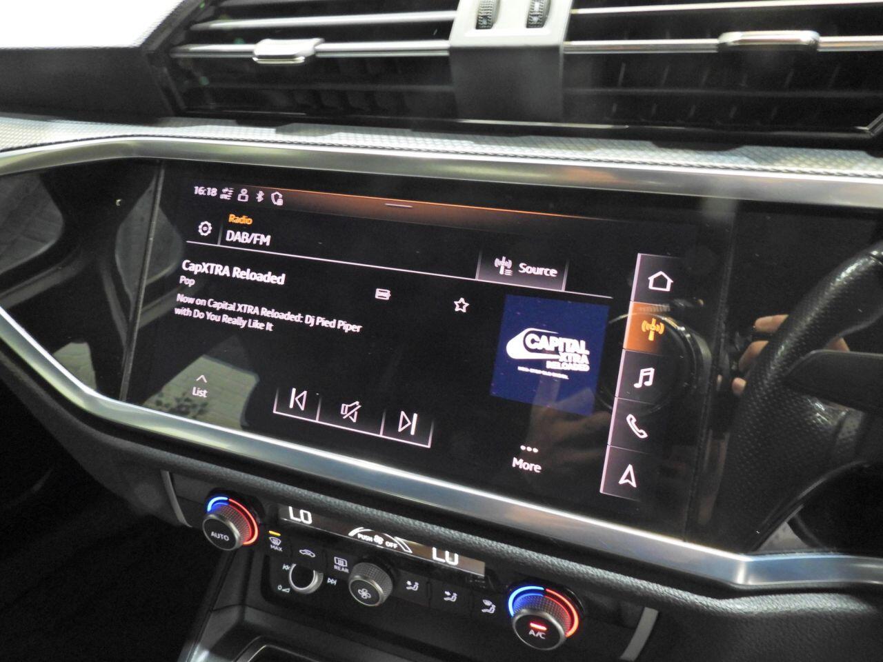 Audi Q3 view 22