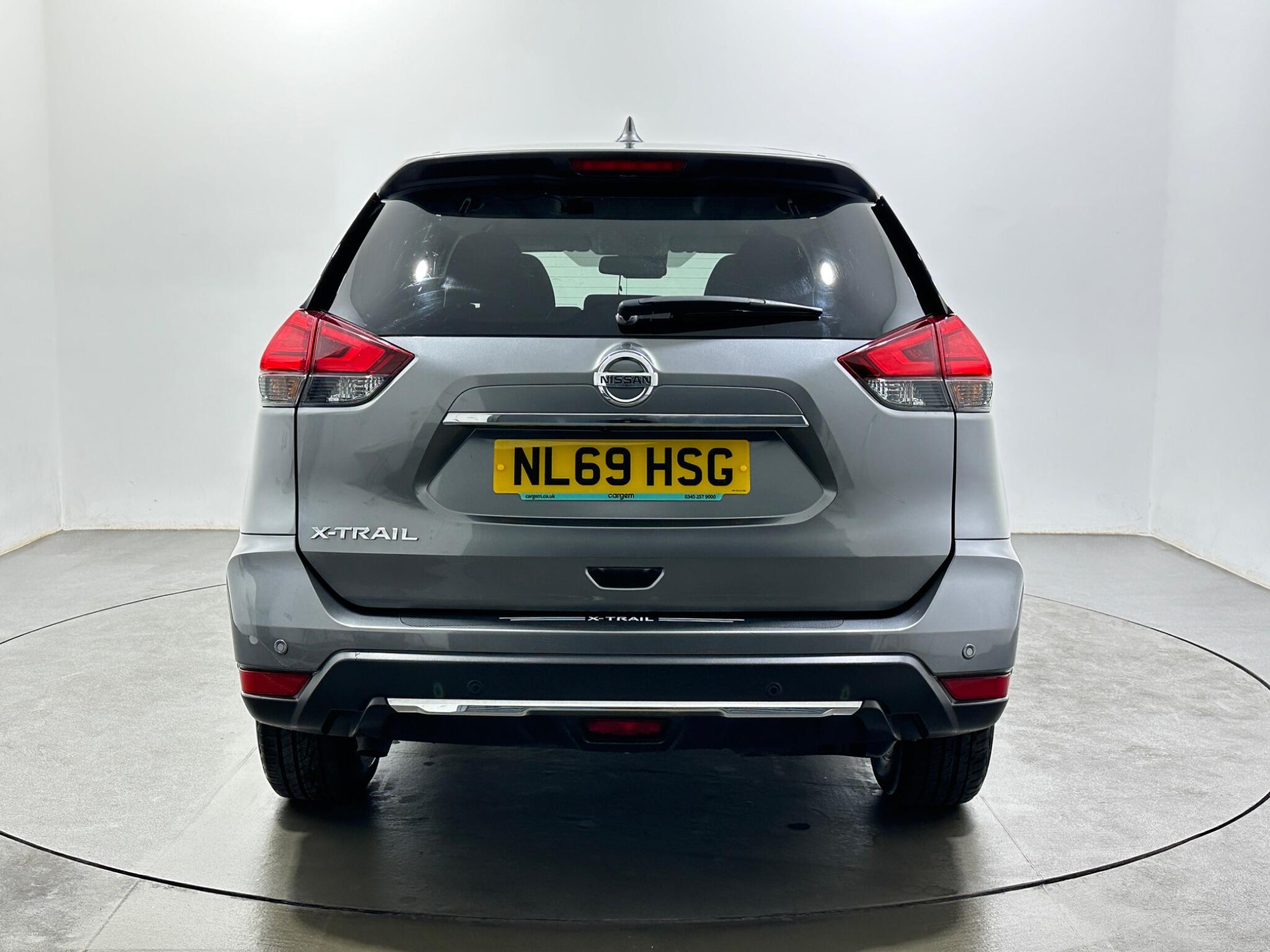 Nissan X-Trail view 7