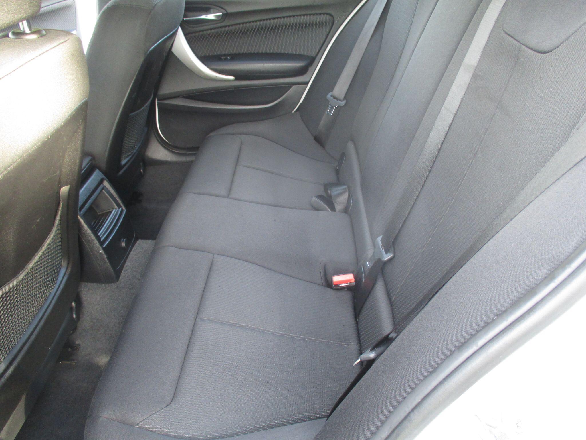 BMW 1 Series view 29