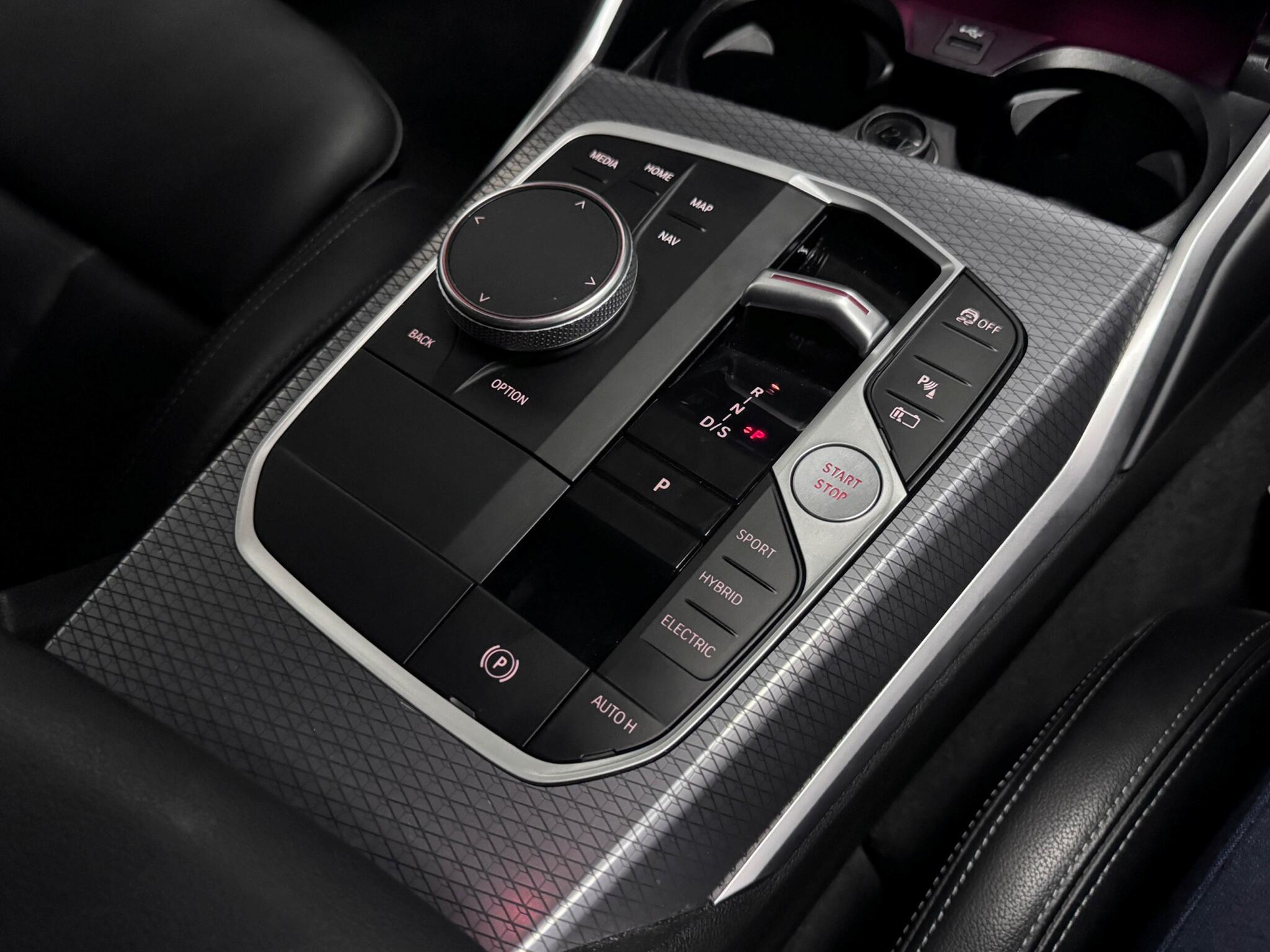 BMW 3 Series view 34