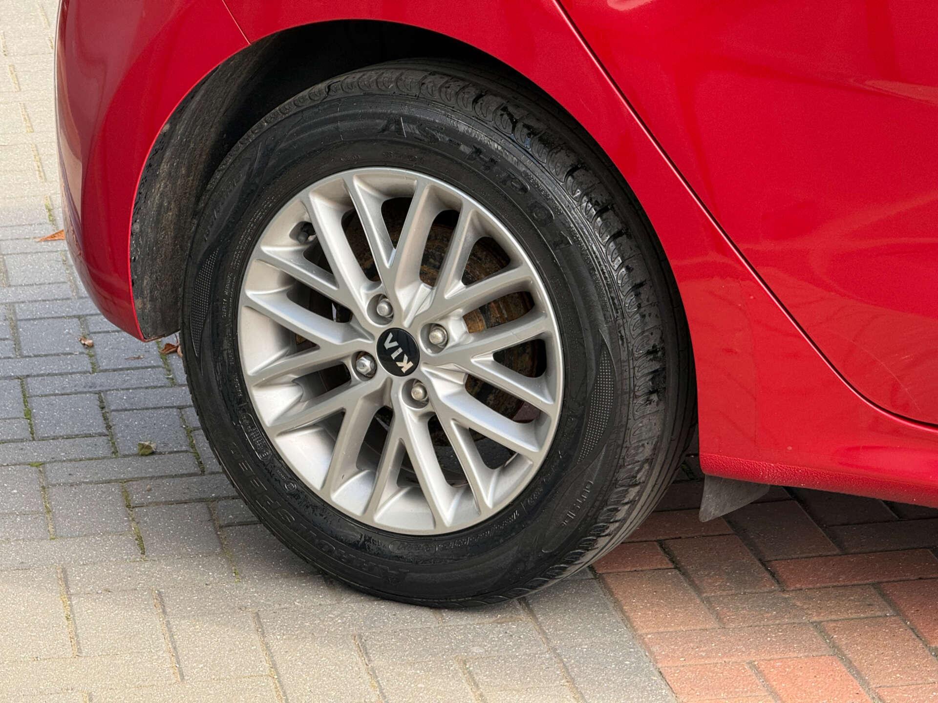 Kia Rio view 18