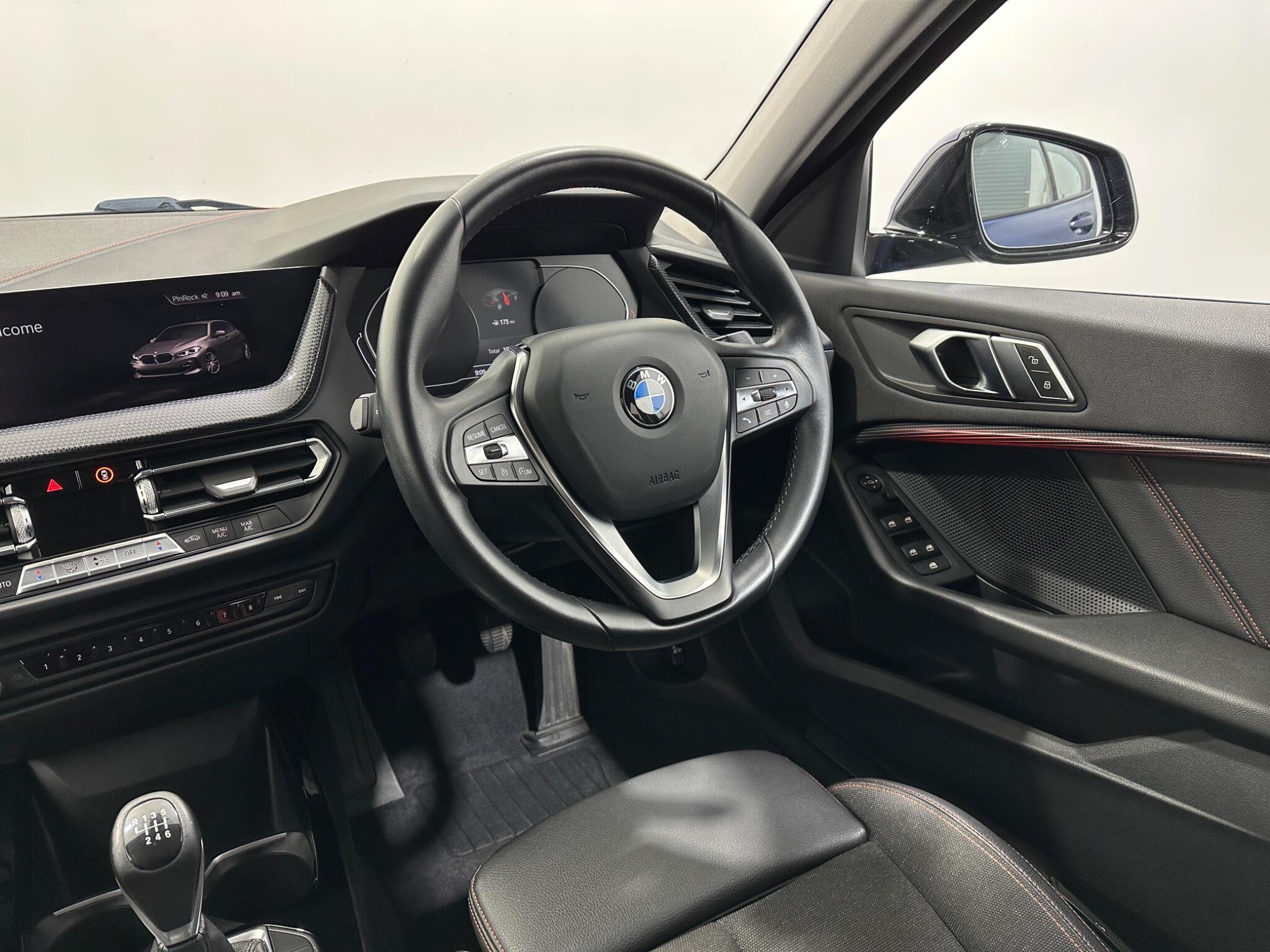 BMW 1 Series view 12