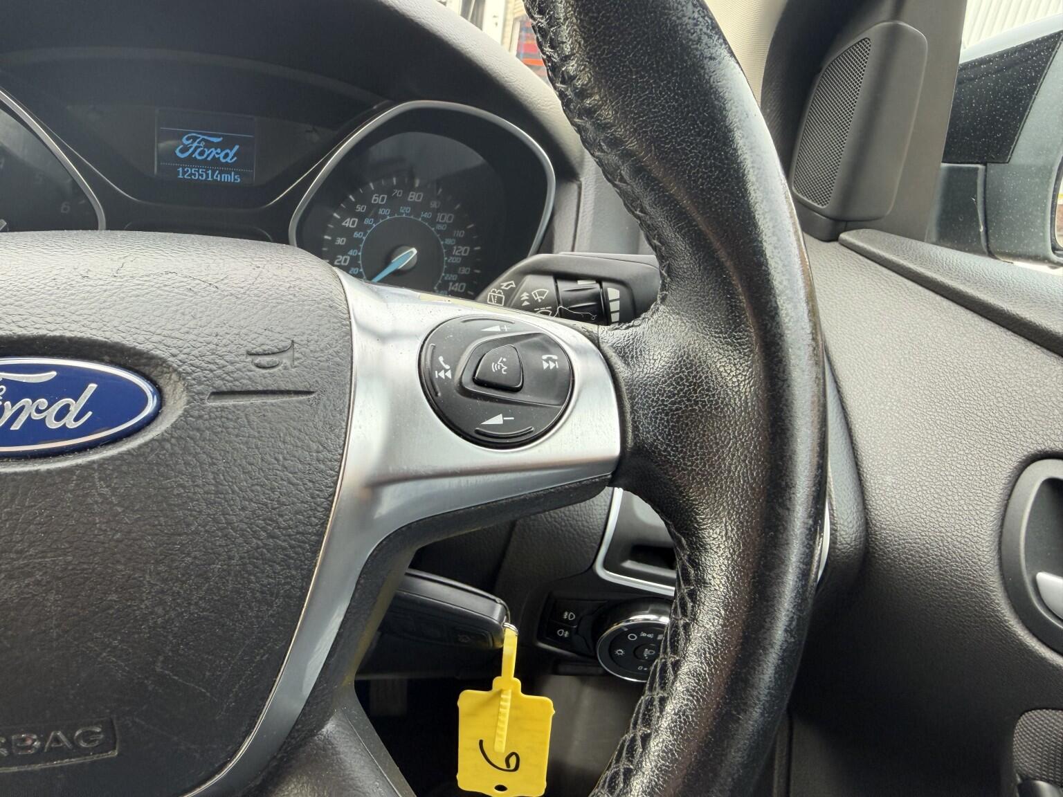Ford Focus view 27