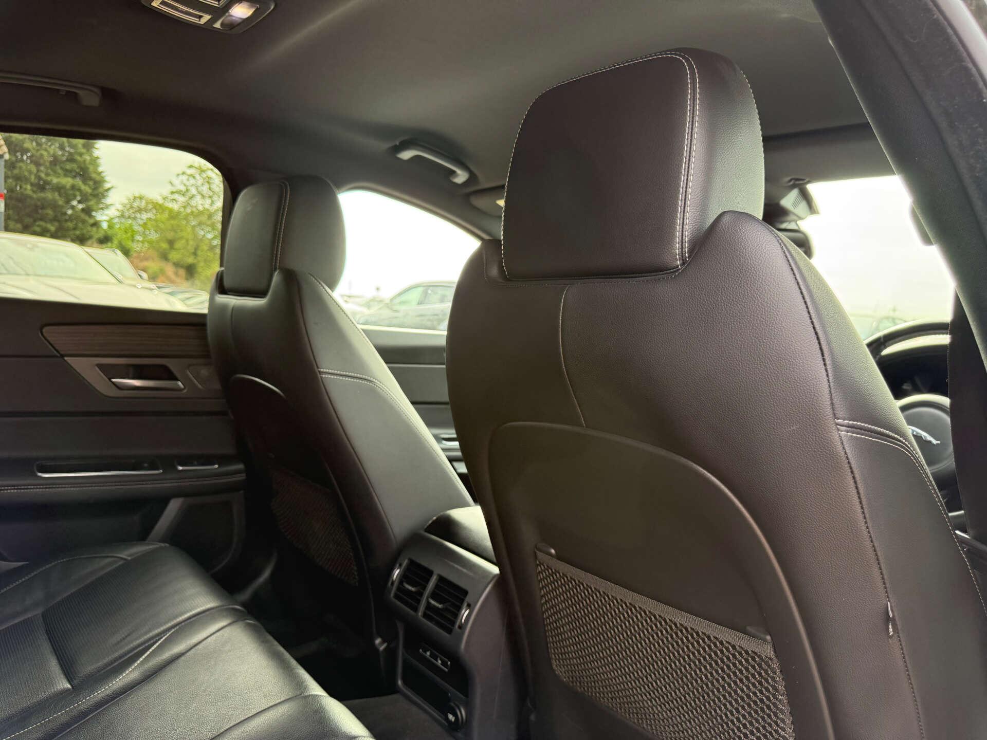 Jaguar XF view 57