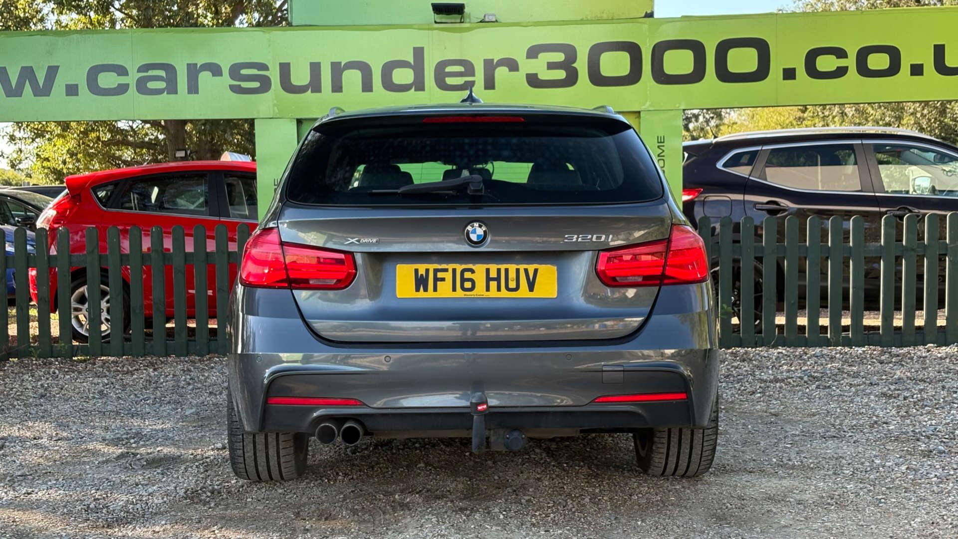 BMW 3 Series view 9