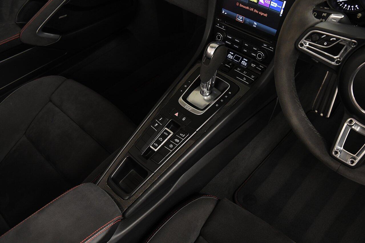 Porsche 911 view 15