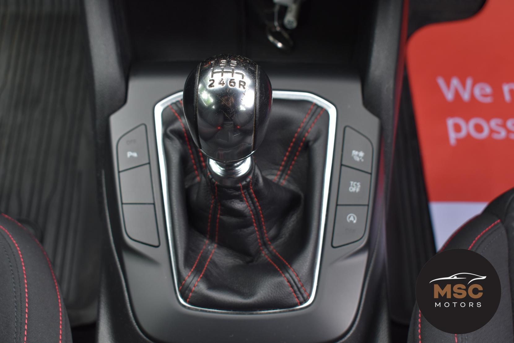 Ford Focus view 44