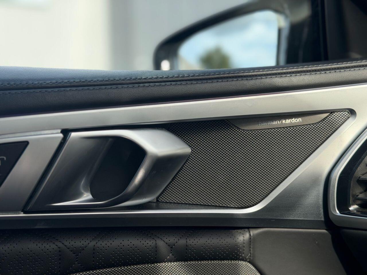 BMW M8 view 31