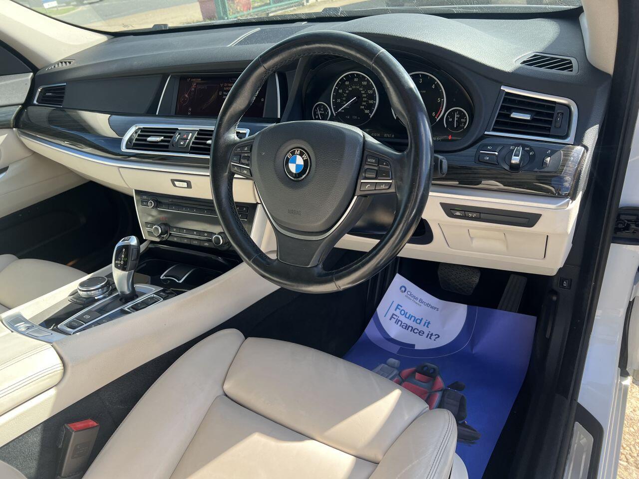 BMW 5 Series view 20