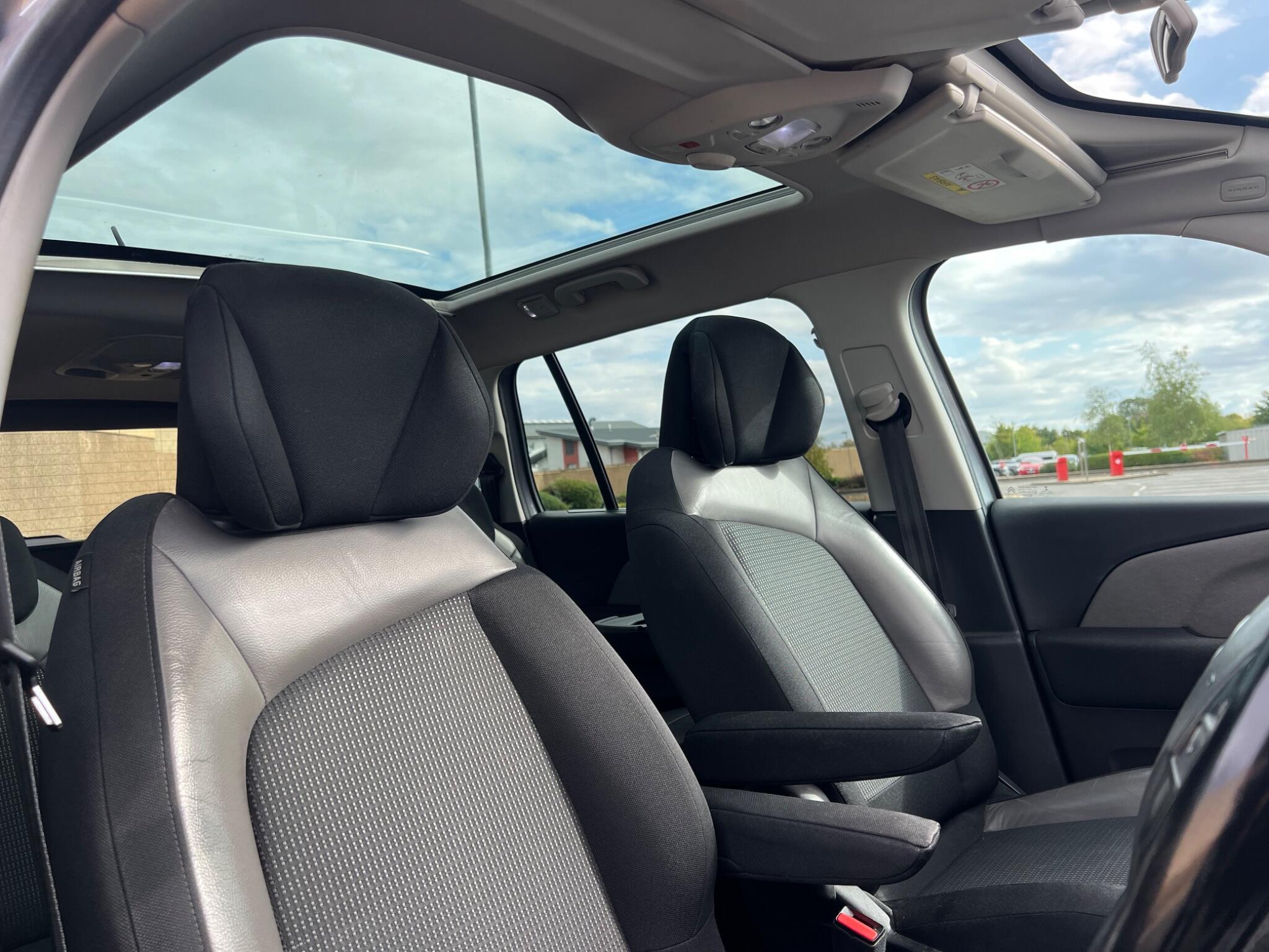 Citroen Grand C4 Picasso view 42