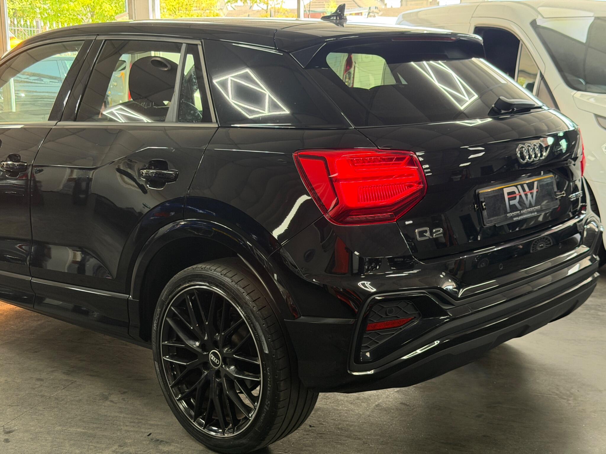 Audi Q2 view 34
