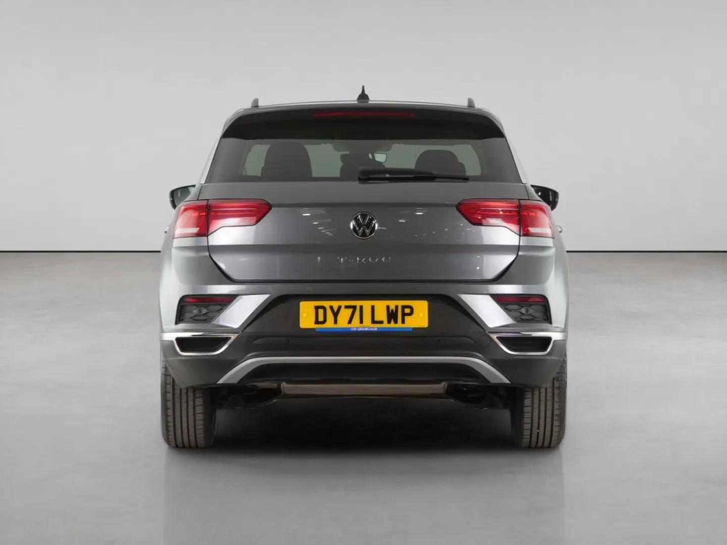 Volkswagen T-Roc view 7