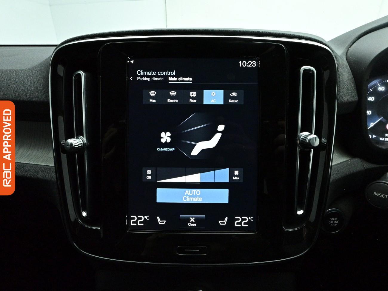 Volvo XC40 view 18