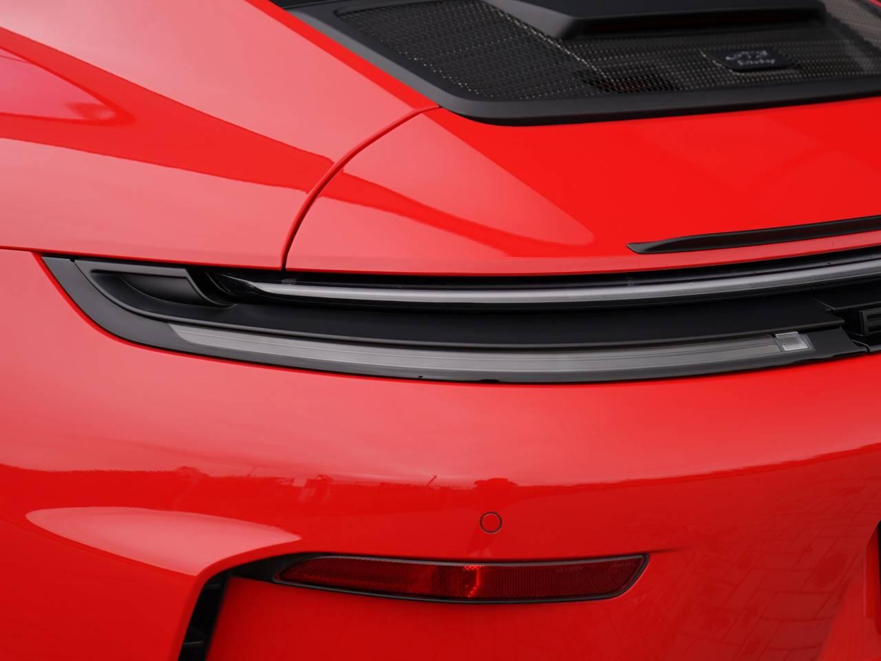 Porsche 911 view 64