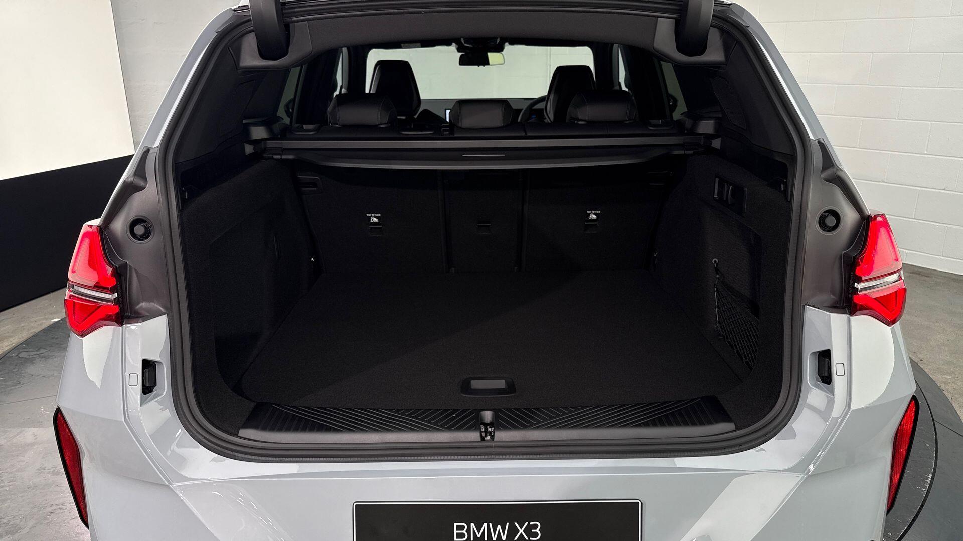 BMW X3 view 13