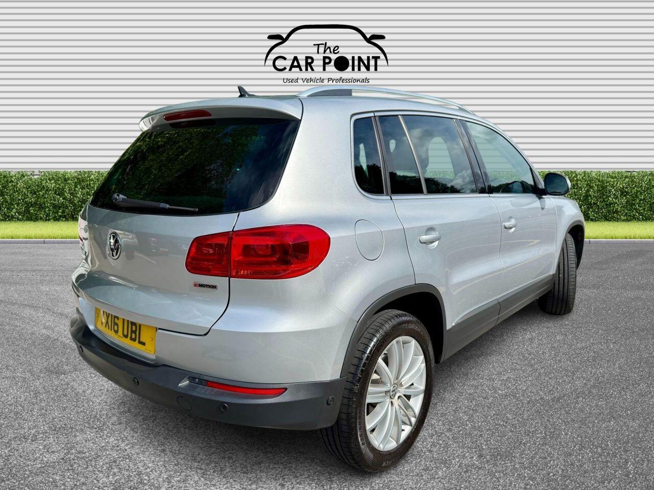 Volkswagen Tiguan view 12