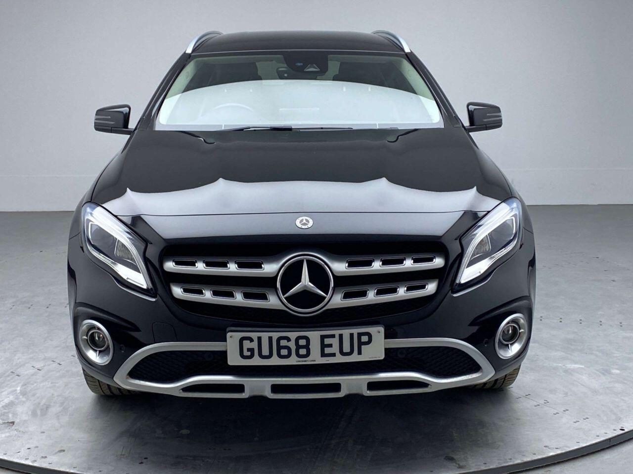 Mercedes-Benz Gla view 9