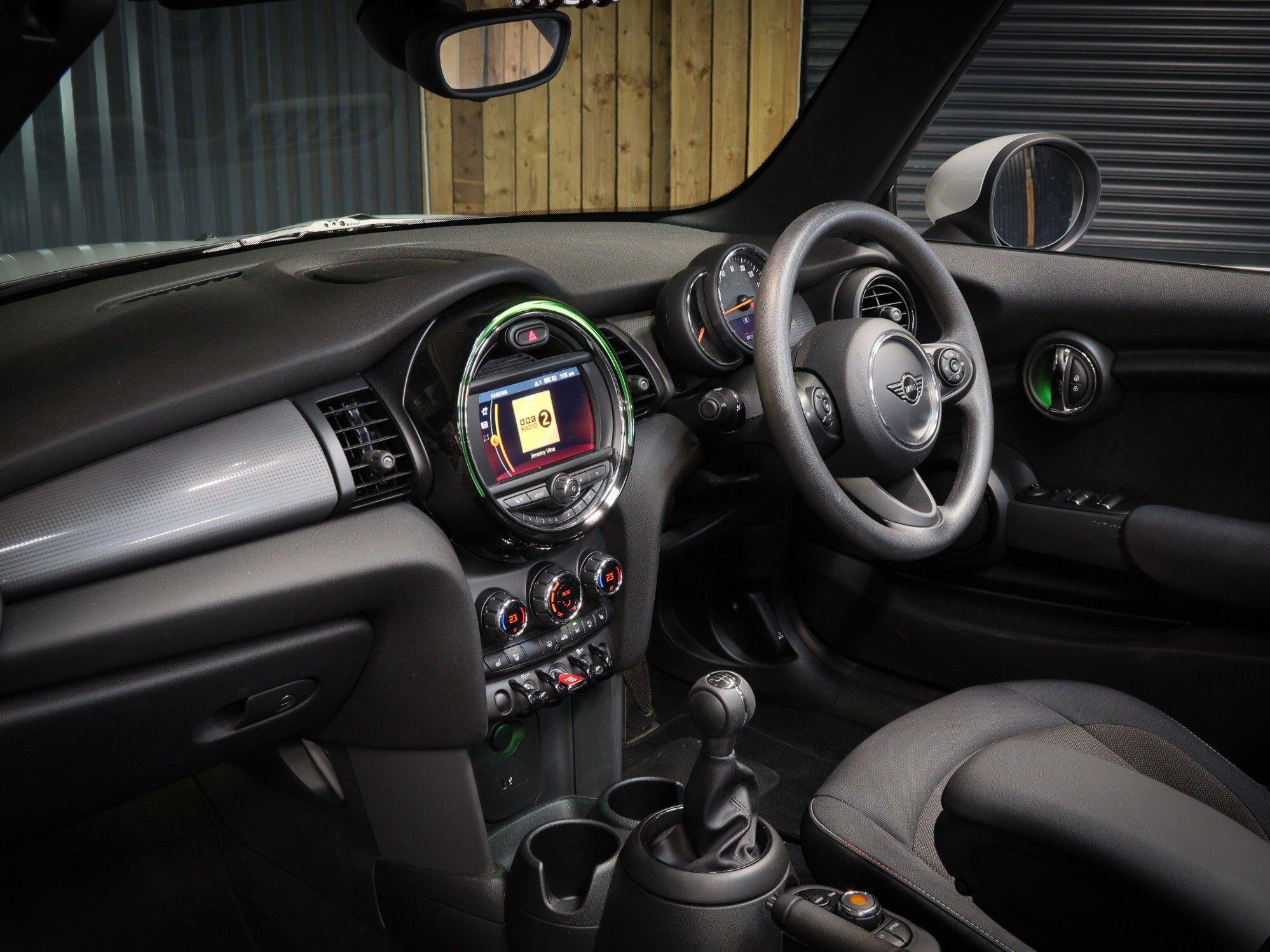 Mini Convertible view 9