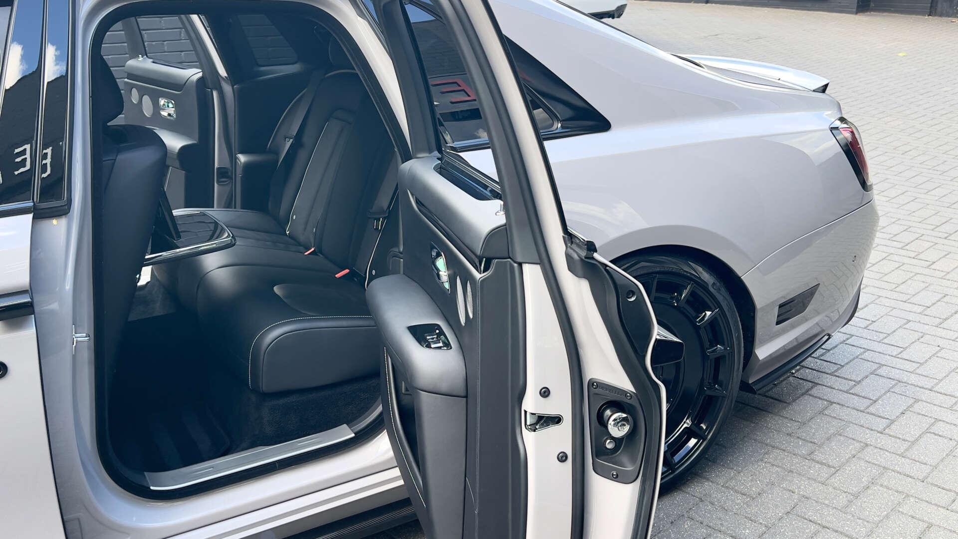 Rolls-Royce Ghost view 72