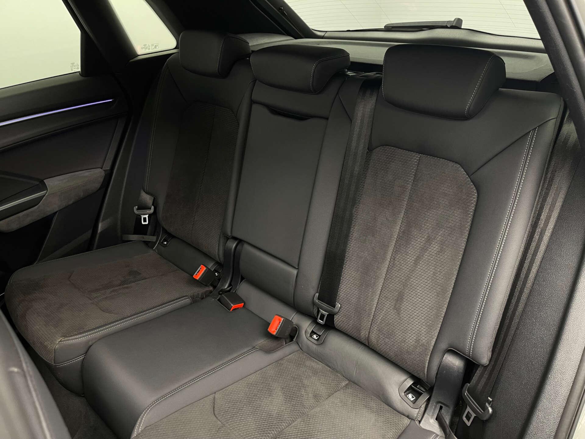 Audi Q3 view 45