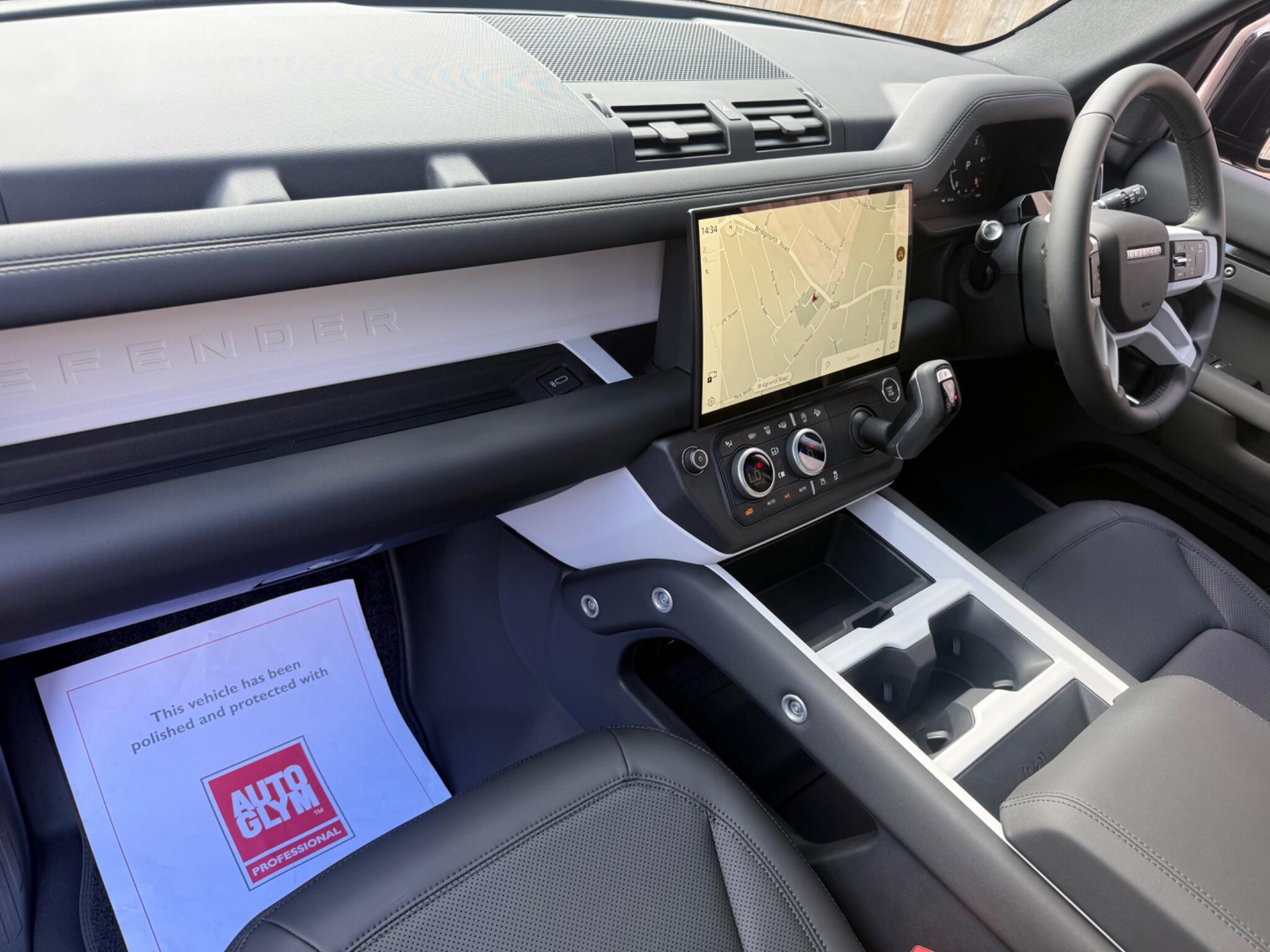 Land Rover Defender view 10