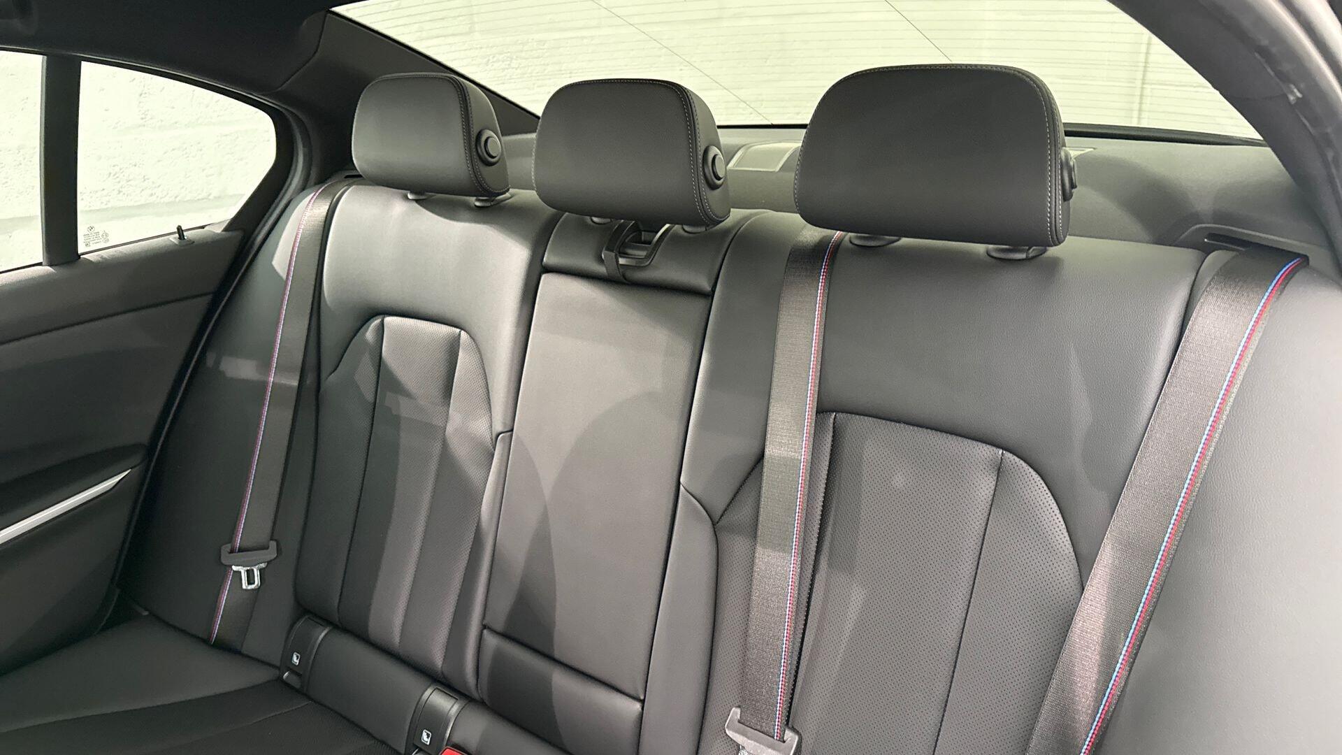 BMW 3 Series view 12