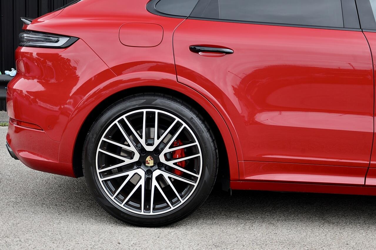 Porsche Cayenne view 30
