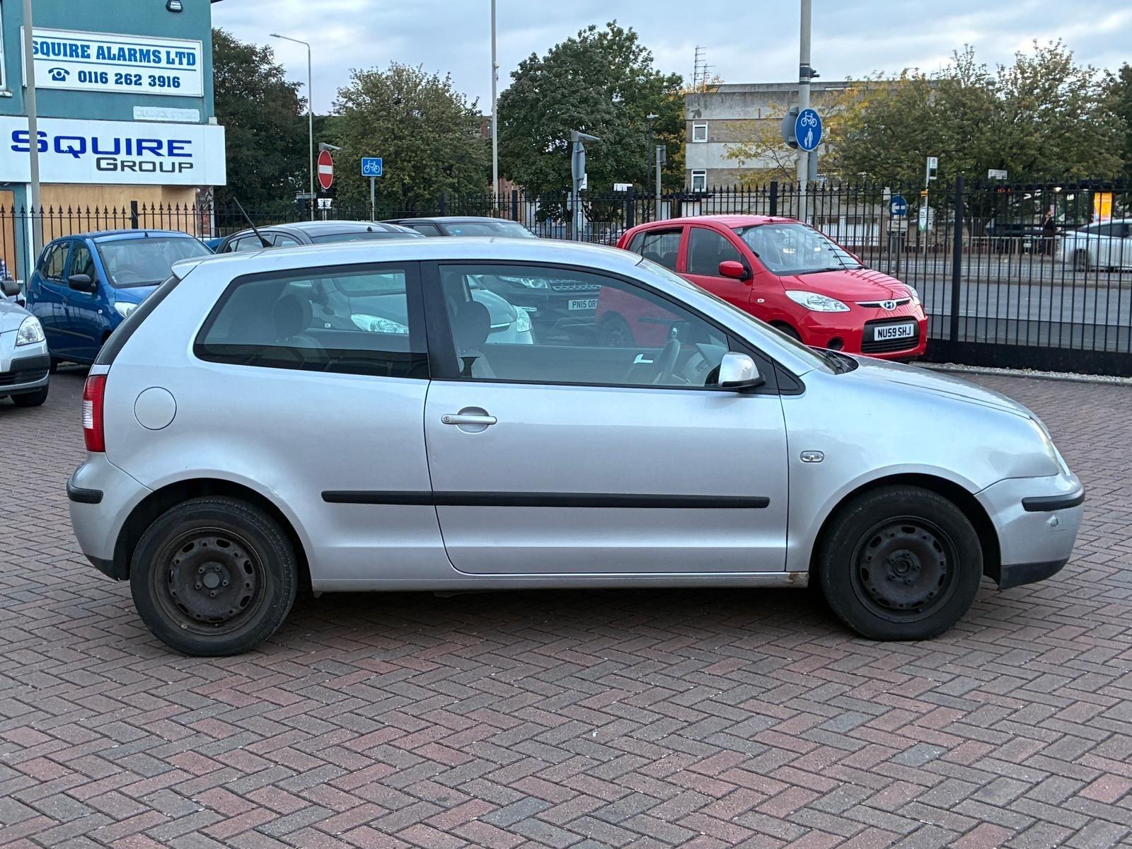 Volkswagen Polo view 4