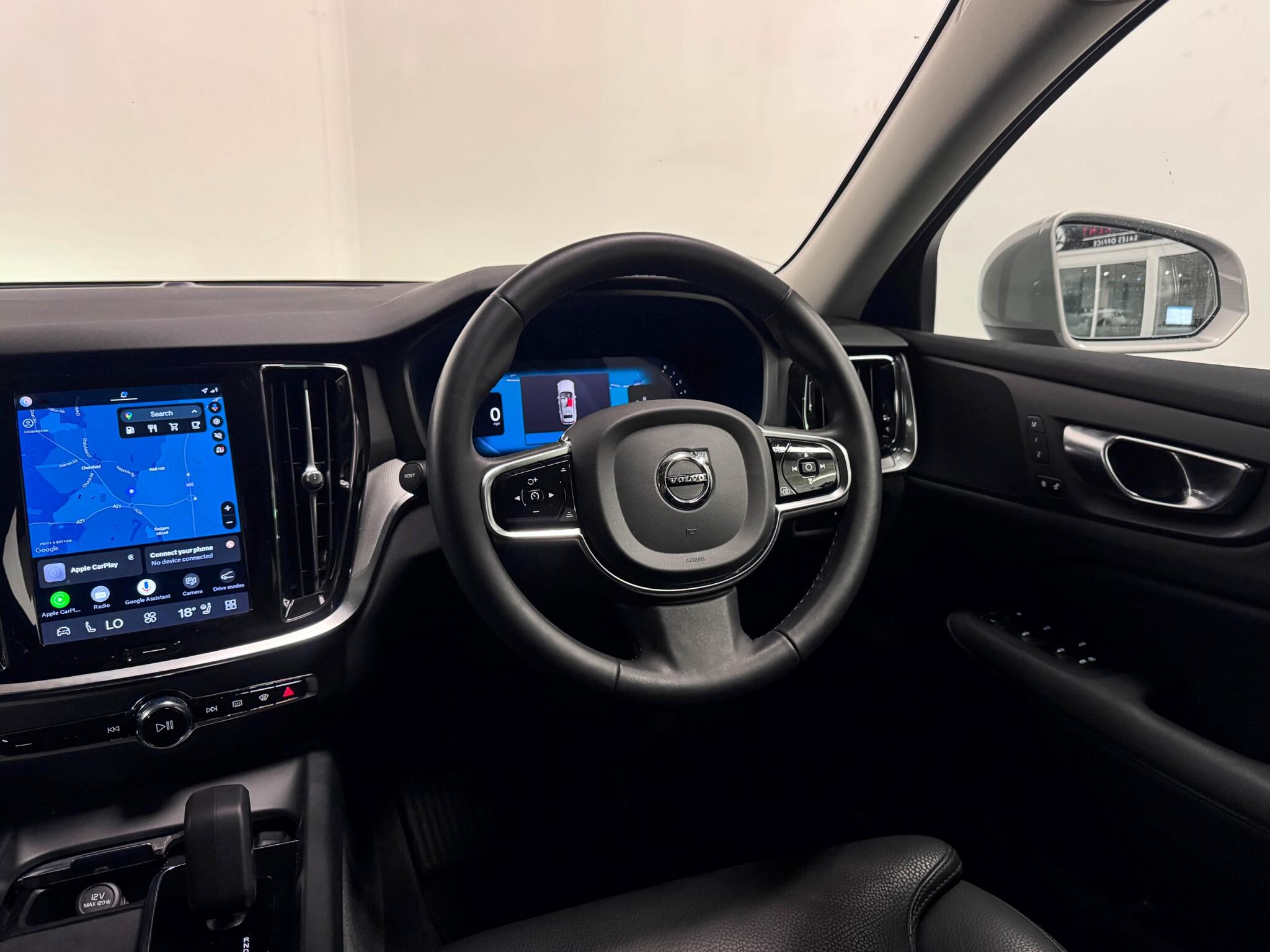 Volvo V60 Cross Country view 32