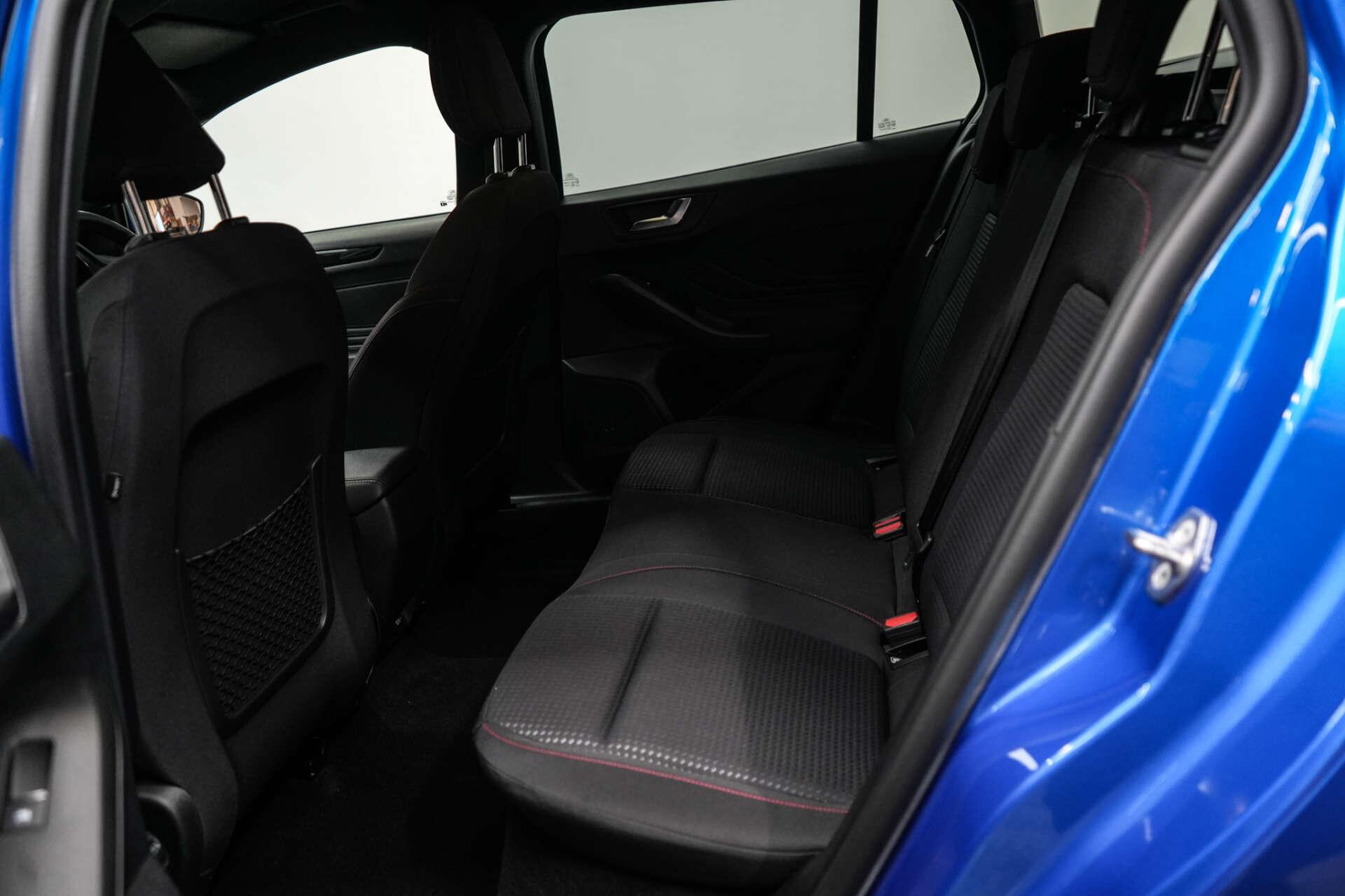 Ford Focus view 24
