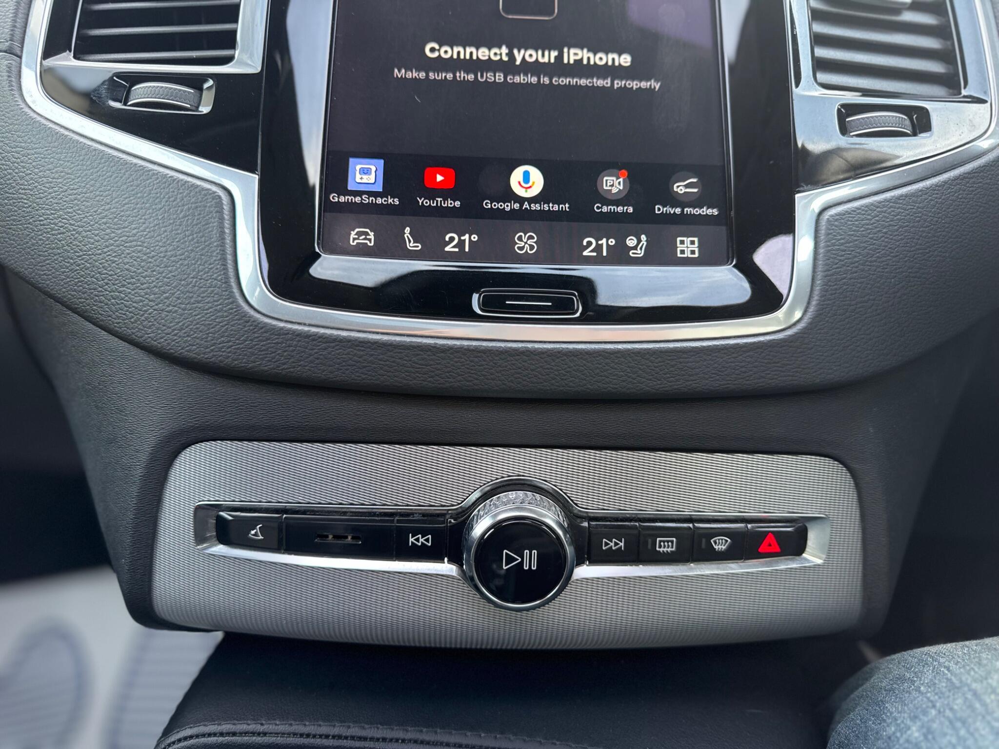 Volvo XC90 view 31