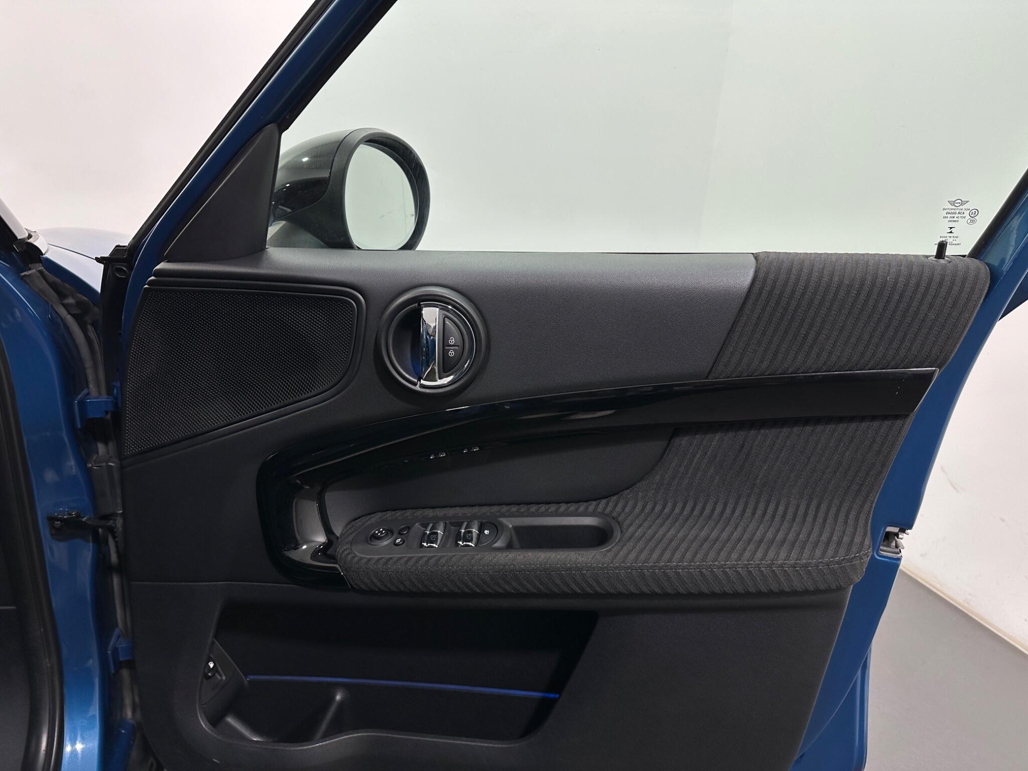Mini Countryman view 35