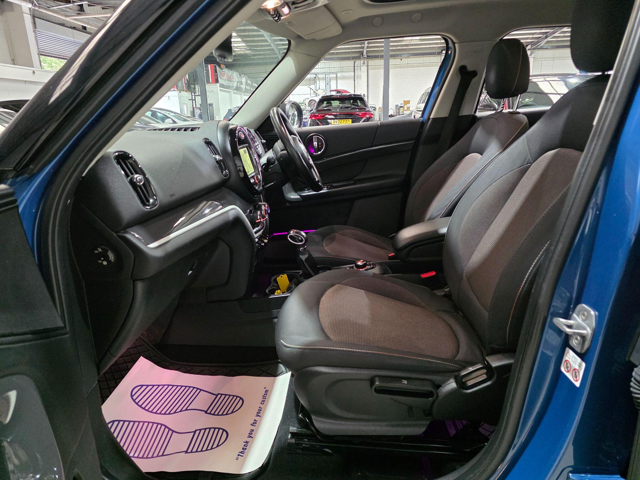 Mini Countryman view 25