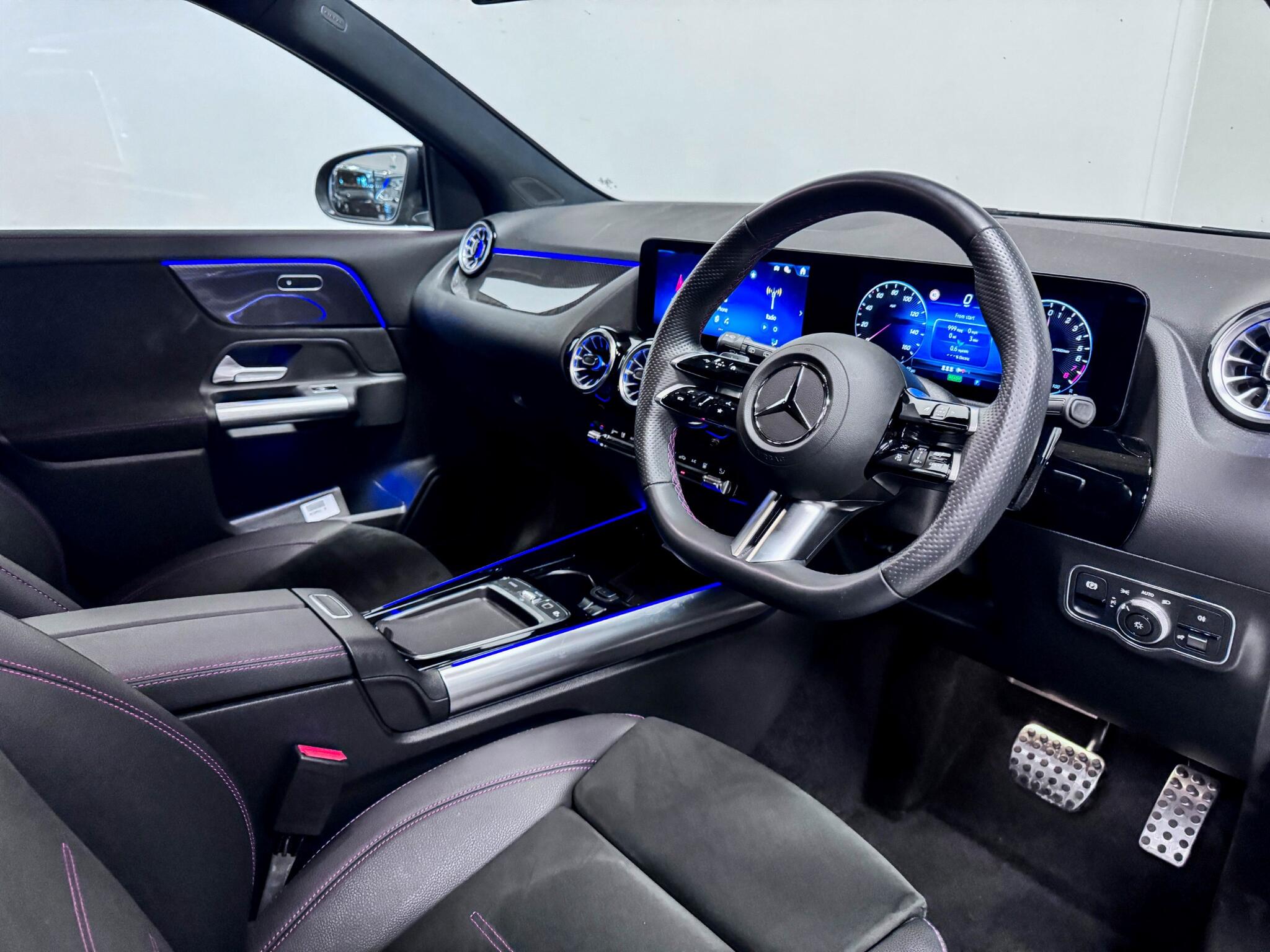 Mercedes-Benz Gla view 33