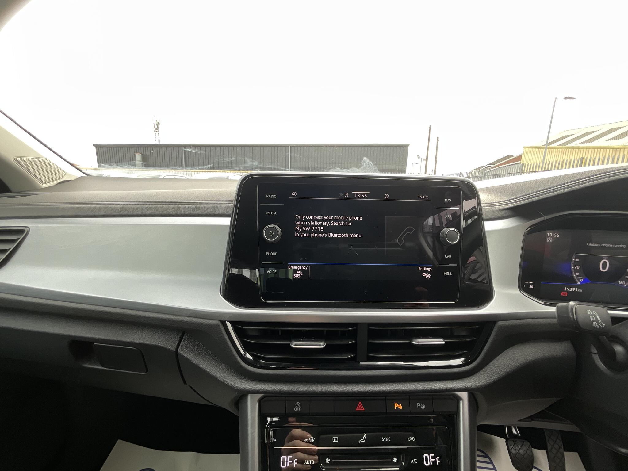 Volkswagen T-Roc view 27
